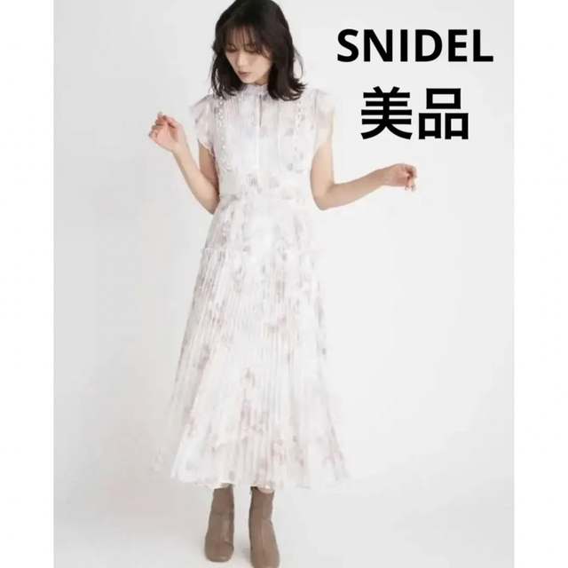 定番人気 SNIDEL - SNIDEL スナイデル プリントプリーツワンピースの