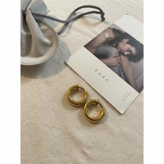 torc Hoop earrings gold(イヤリング)