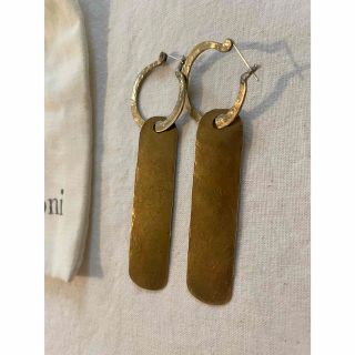 crescioni クレッシオーニ 真鍮ピアス