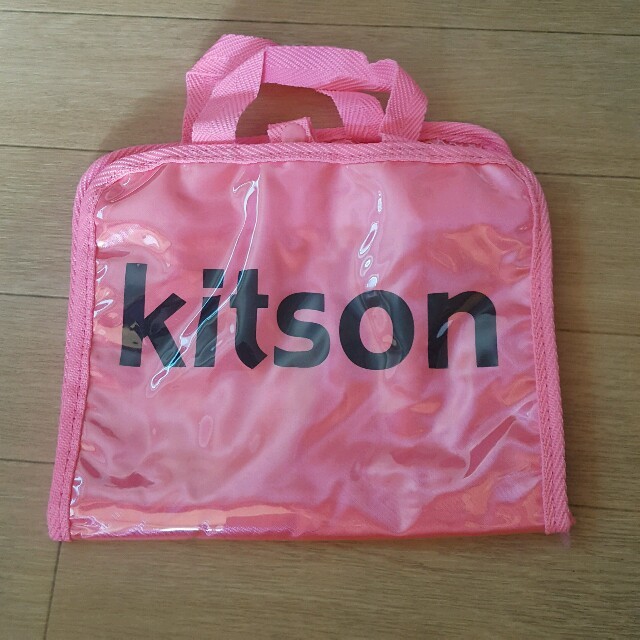 KITSON(キットソン)の最終値下げ！キットソントラベルポーチ レディースのファッション小物(ポーチ)の商品写真