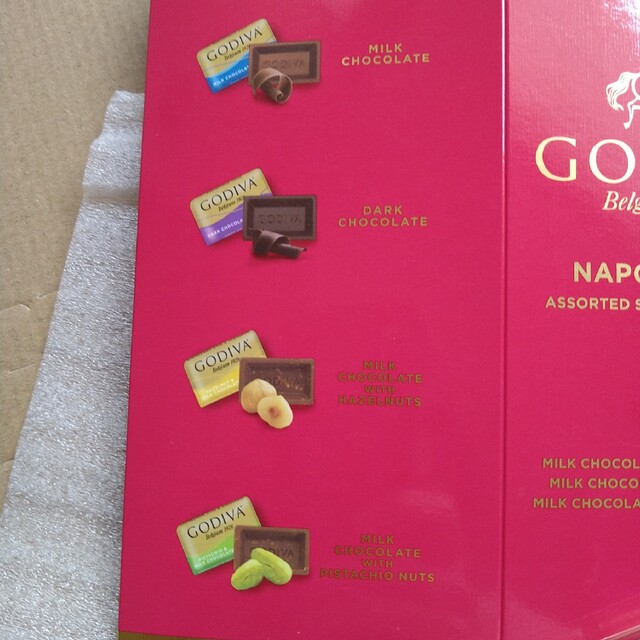 GODIVA(ゴディバ)のゴディバGODIVA　チョコレート56個 食品/飲料/酒の食品(菓子/デザート)の商品写真