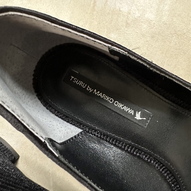 TSURU by Mariko Oikawa(ツルバイマリコオイカワ)のツルバイマリコオイカワ　ストラップフラットシューズ　ブラック　39サイズ レディースの靴/シューズ(バレエシューズ)の商品写真