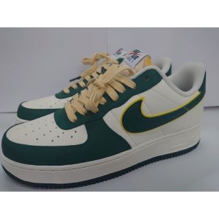 ナイキ(NIKE)のNIKI　エアフォース1  07  LV8(スニーカー)