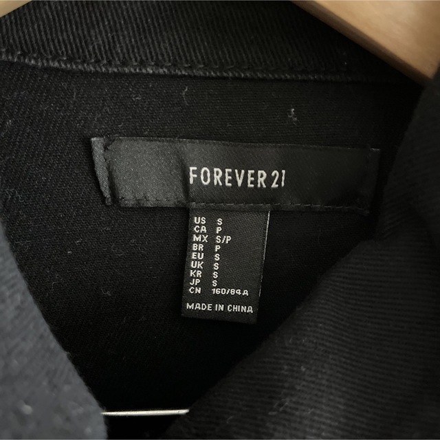 Forever21 デニムジャケット　ジャケット　デニム　アウター レディースのジャケット/アウター(Gジャン/デニムジャケット)の商品写真