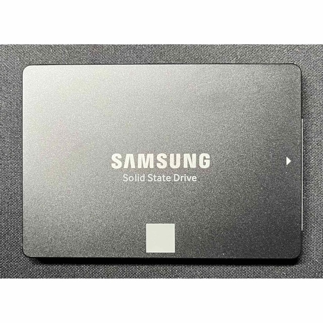 SAMSUNG(サムスン)のSamsung 870 EVO 1TB「MZ-77E1T0B/EC」 スマホ/家電/カメラのPC/タブレット(PCパーツ)の商品写真