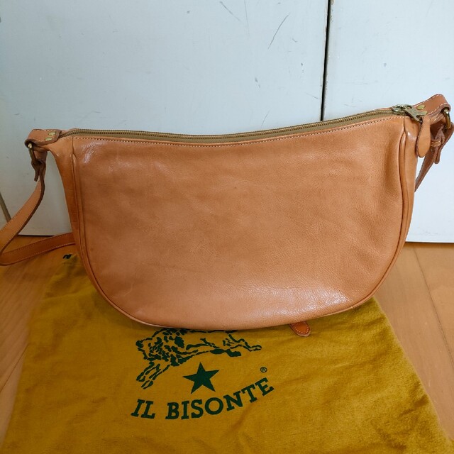 IL BISONTE(イルビゾンテ)のイルビゾンテ　ゲンテン　ヒロフ　オールドコーチ　フォッシル　レザー　本革　ヌメ レディースのバッグ(ショルダーバッグ)の商品写真