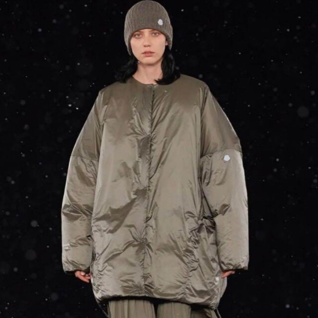 MONCLER(モンクレール)のMONCLER　ハイク　コラボ レディースのジャケット/アウター(ダウンジャケット)の商品写真