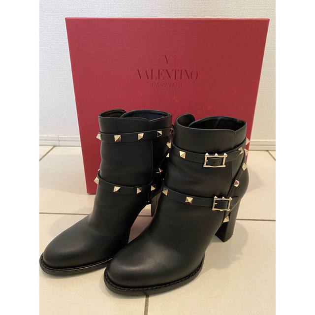 一部予約販売中】 VALENTINO - ヴァレンティノ ロックスタッズ