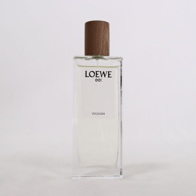 LOEWE(ロエベ)のロエベ　香水　オードゥ パルファン　001 woman ウーマン　50ml　中古 コスメ/美容の香水(香水(女性用))の商品写真