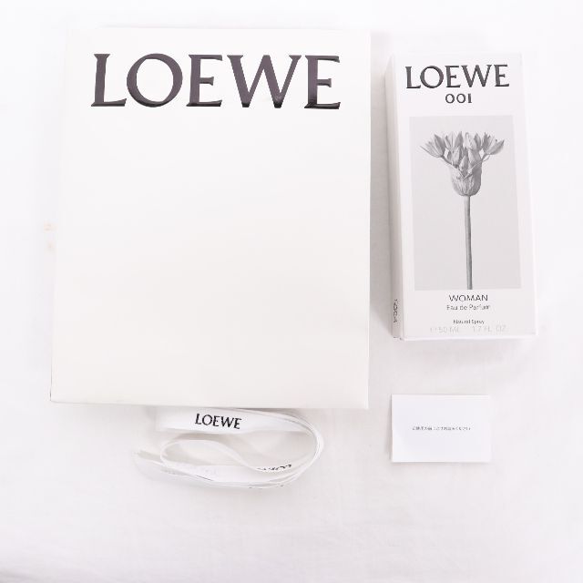 LOEWE(ロエベ)のロエベ　香水　オードゥ パルファン　001 woman ウーマン　50ml　中古 コスメ/美容の香水(香水(女性用))の商品写真