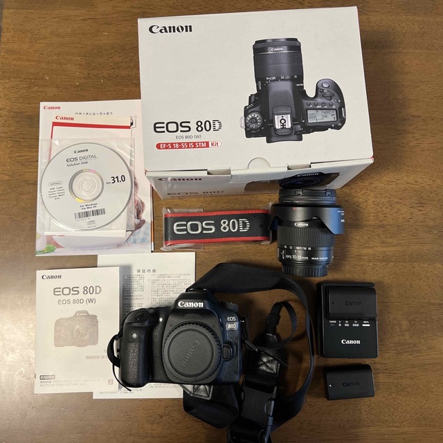 Canon(キヤノン)のCanon EOS 80D EF-S18-55 IS STM レンズキット+α スマホ/家電/カメラのカメラ(デジタル一眼)の商品写真