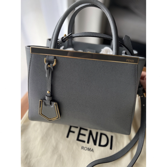 FENDI(フェンディ)のフェンディ　トゥージュール レディースのバッグ(ハンドバッグ)の商品写真