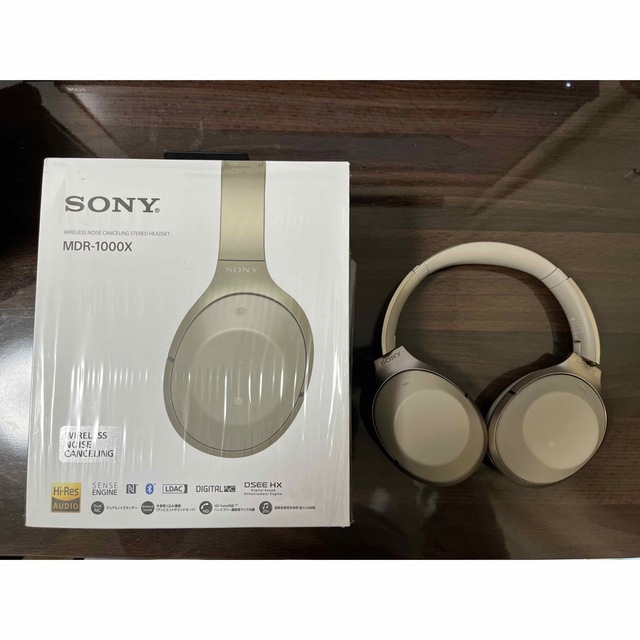 SONY(ソニー)のSONY ワイヤレス ヘッドホン MDR-1000X スマホ/家電/カメラのオーディオ機器(ヘッドフォン/イヤフォン)の商品写真