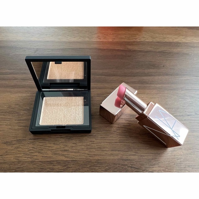 NARS(ナーズ)のNARSアフターグローリップバーム&ハイライティングブラッシュパウダーミニセット コスメ/美容のキット/セット(コフレ/メイクアップセット)の商品写真