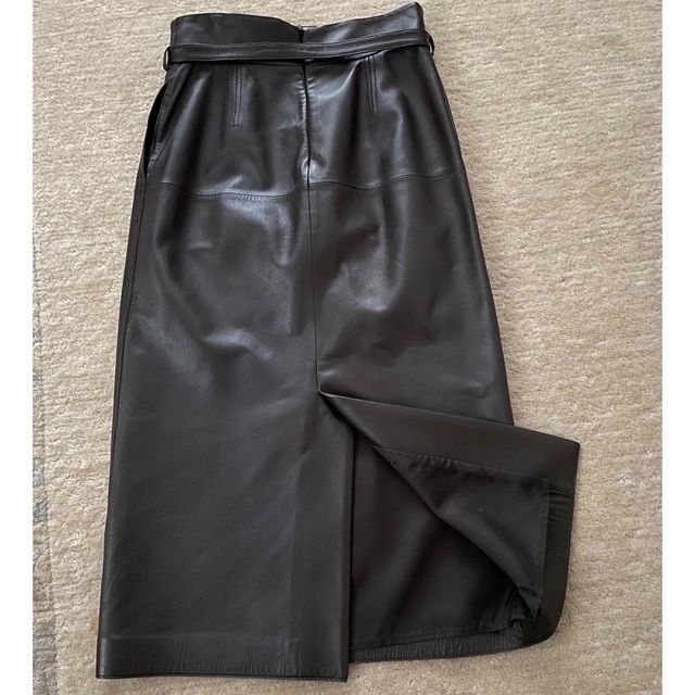 ebure(エブール)のエブール ebure   レザースカート　ダークブラウン　ロンハーマン レディースのスカート(ロングスカート)の商品写真