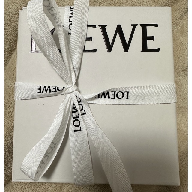 LOEWE(ロエベ)のLOEWE ロエベ ハウルの動く城 カルシファー カードケース オレンジ レディースのファッション小物(名刺入れ/定期入れ)の商品写真