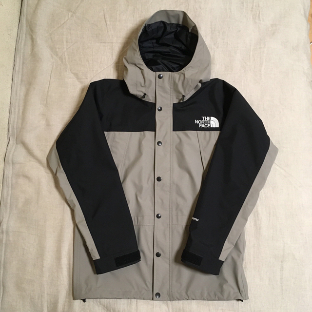 THE NORTH FACE(ザノースフェイス)のkoko.様専用 ミネラルグレー マウンテンライトジャケット ノースフェイス S メンズのジャケット/アウター(マウンテンパーカー)の商品写真