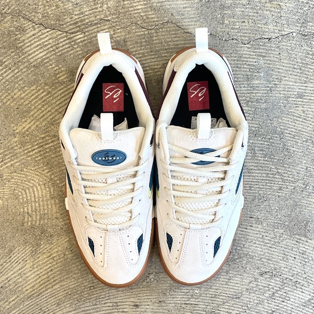 ES(エス)の新品 'es QUATTRO PLUS / WHITE&BLUE&GUM メンズの靴/シューズ(スニーカー)の商品写真