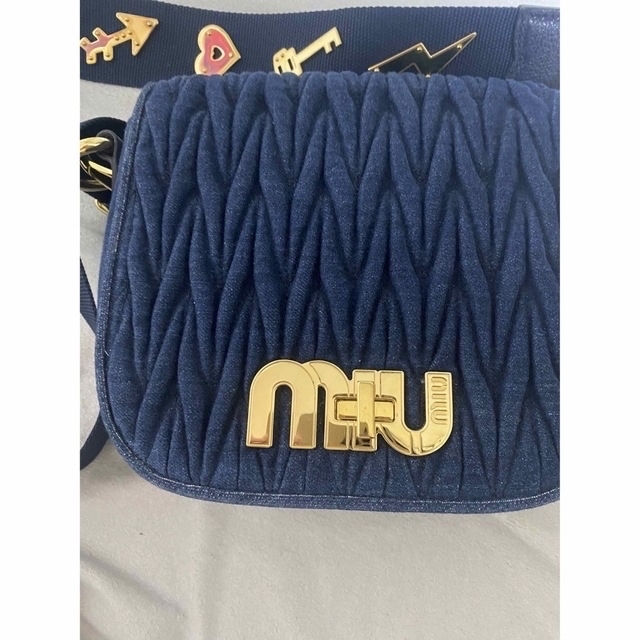 独特な店 miumiu - miumiu ミュウミュウ デニム マトラッセ ショルダー