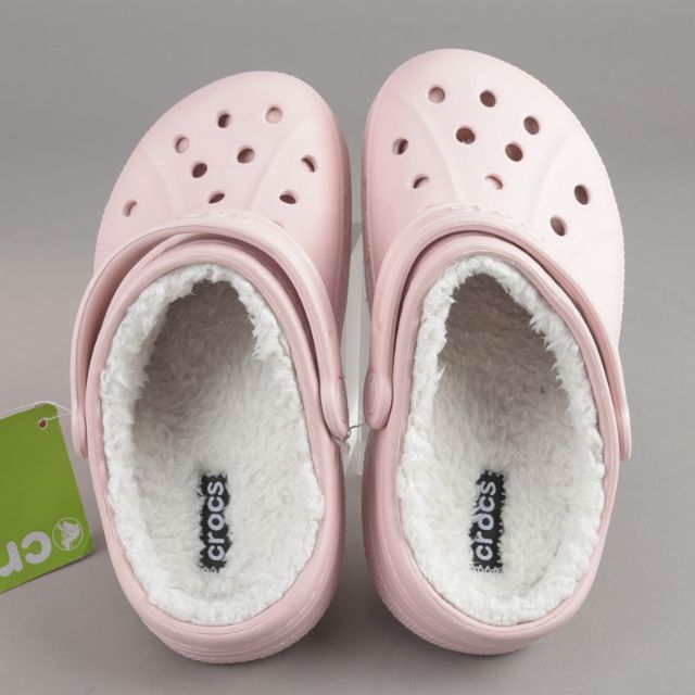 crocs(クロックス)の新品♡crocsクロックス ウインタークロッグサンダル 2１cm ボア ピンク キッズ/ベビー/マタニティのキッズ靴/シューズ(15cm~)(サンダル)の商品写真