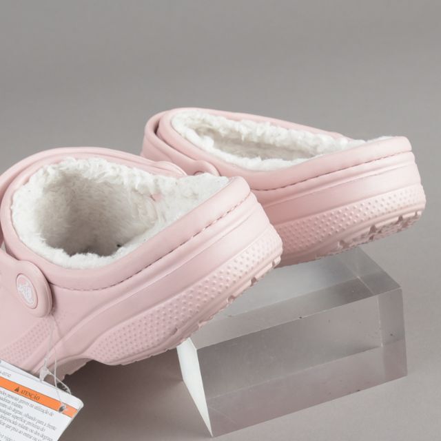 crocs(クロックス)の新品♡crocsクロックス ウインタークロッグサンダル 2１cm ボア ピンク キッズ/ベビー/マタニティのキッズ靴/シューズ(15cm~)(サンダル)の商品写真