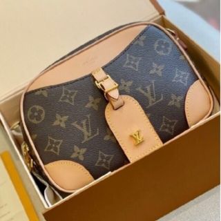 LOUIS VUITTON - 【大幅値下げ!】ルイヴィトン エピ ショルダーバッグ ...