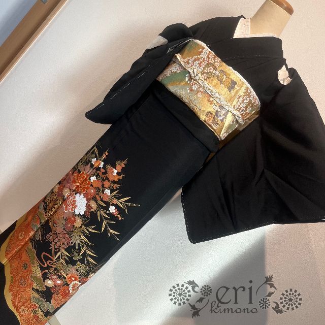 【新品未使用】トールサイズ　5つ紋　金駒刺繍の花車　黒留袖