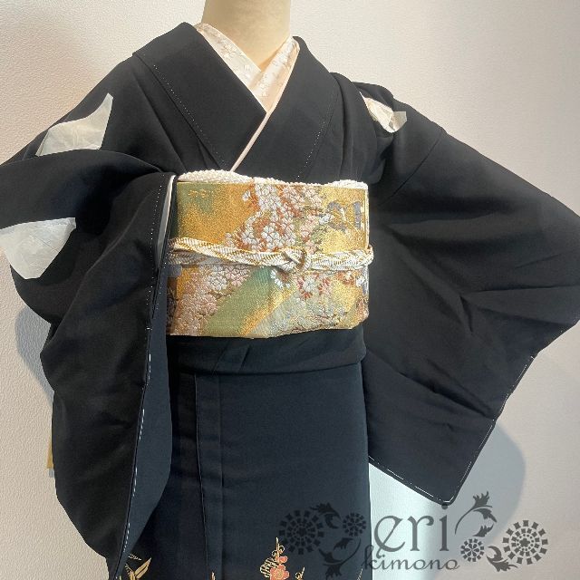 新品未使用】トールサイズ 5つ紋 金駒刺繍の花車 黒留袖 新品未使用】トールサイズ 5つ紋 金駒刺繍の花車 黒留袖