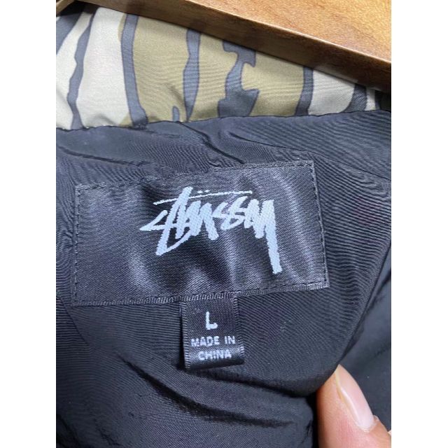 安心発送】 S t ussy刺繡のダウンジャケットです ダウンジャケット 安心発送】 S t ussy刺繡のダウンジャケットです ダウンジャケット