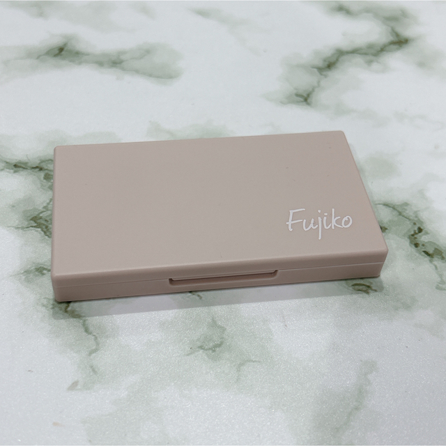 Fujiko(フジコ)のフジコ　Fujiko  足しパレ　04  彫り深ヌード　光と影 コスメ/美容のベースメイク/化粧品(アイシャドウ)の商品写真