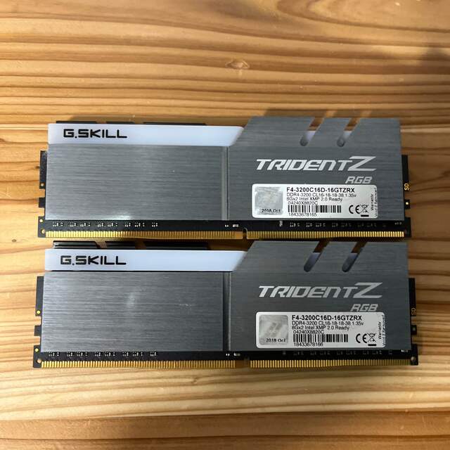 PCパーツG.skillメモリー　DDR4-3200 8Gx2