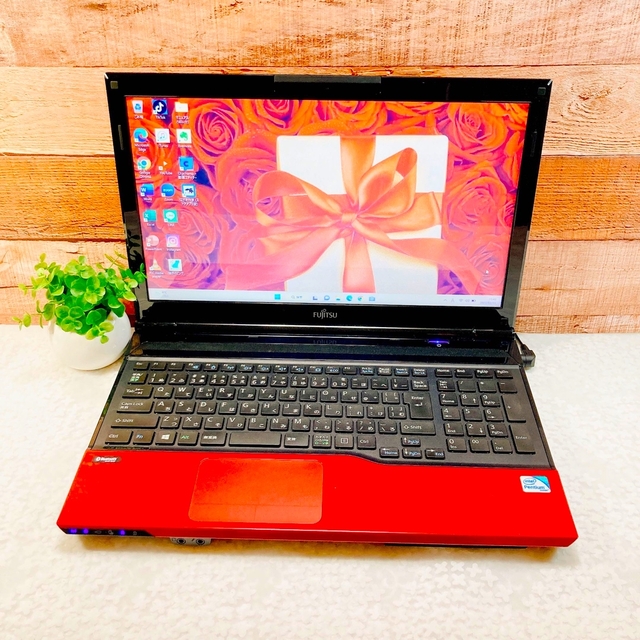 富士通 - 富士通❣️赤ノートパソコン✨WEBカメラ❣️750GB✨初心者