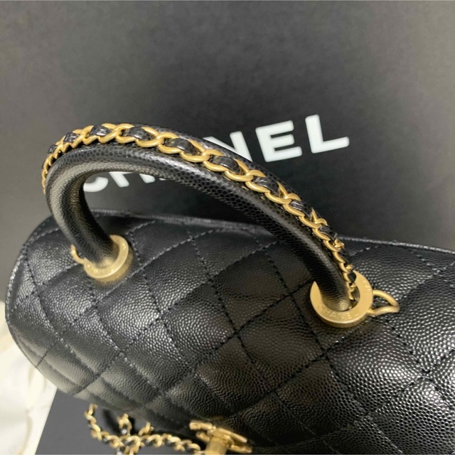 CHANEL(シャネル)のシャネル　ココハンドル　XS  ブラック　キャビアスキン🖤 レディースのバッグ(ショルダーバッグ)の商品写真