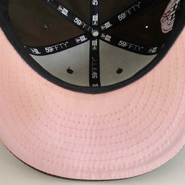 NEW ERA(ニューエラー)の中古 ツバ裏ピンク New Era Cap ニューエラ キャップ ヤンキース メンズの帽子(キャップ)の商品写真