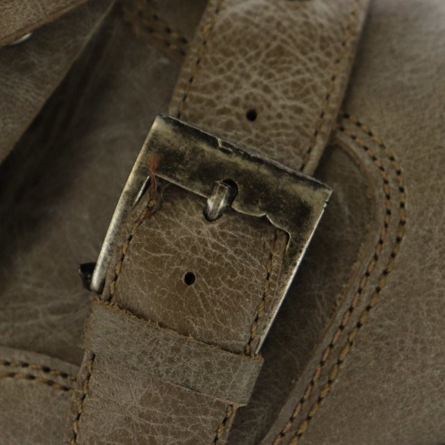 Steve Madden(スティーブマデン)のスティーブマデン エンジニアブーツ ショート USED加工 24.5 グレージュ レディースの靴/シューズ(ブーツ)の商品写真