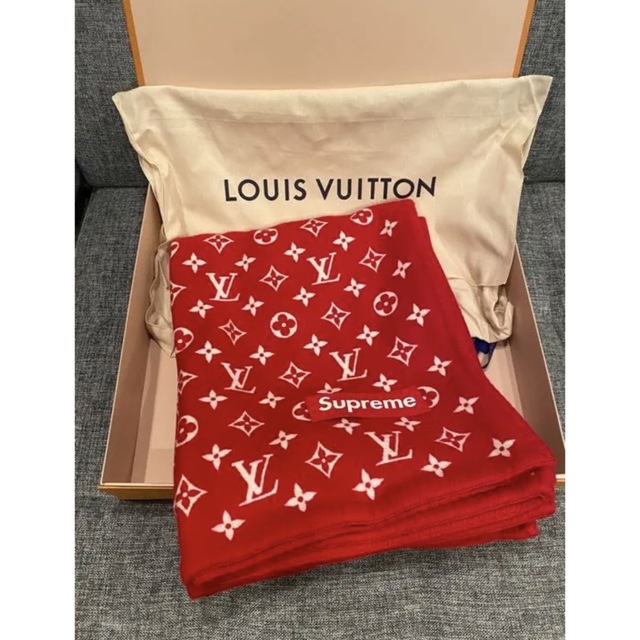 ファッションの LOUIS VUITTON - LOUIS VUITTON × Supreme コラボ