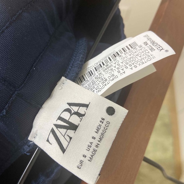 ZARA(ザラ)のzara ワイドパンツ新品未使用 レディースのパンツ(その他)の商品写真