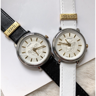 VERSACE - VERSACE ヴェルサーチ 時計 シルバー VEK400521の通販|ラクマ