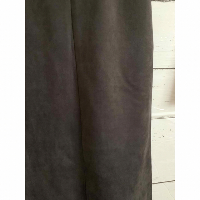 GRL(グレイル)のGRL グレイル　新品未使用　ロングスカート　スエード　フロントスリット レディースのスカート(ロングスカート)の商品写真