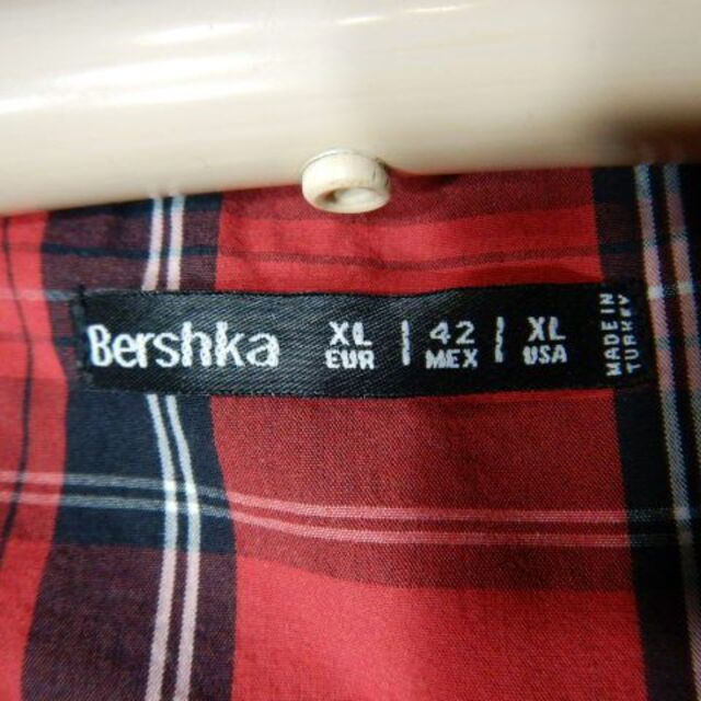 Bershka(ベルシュカ)のo5920　ベルシュカ　大きめ　長袖　チェック　デザイン　ボタンダウン　シャツ メンズのトップス(シャツ)の商品写真