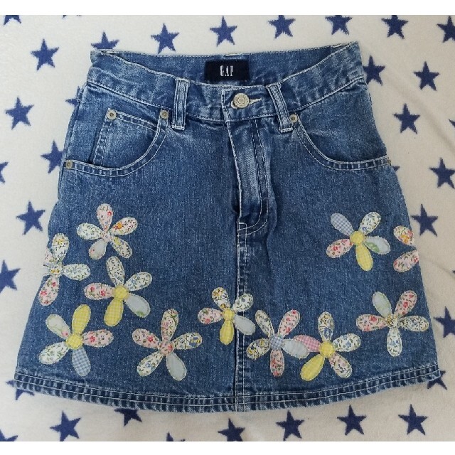 GAP Kids(ギャップキッズ)のGAPキッズ　スカート　8 お花 キッズ/ベビー/マタニティのキッズ服女の子用(90cm~)(スカート)の商品写真