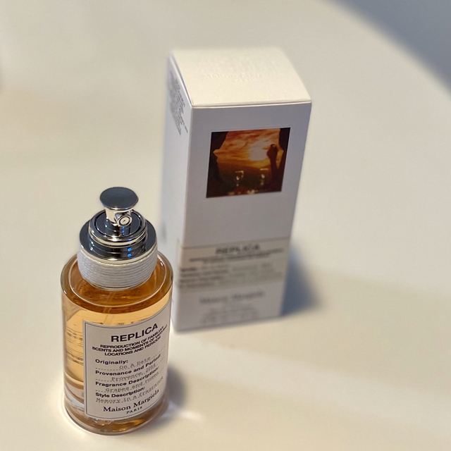 Maison Martin Margiela(マルタンマルジェラ)のメゾンマルジェラ/レプリカ オードトワレ オン ア デート30ml コスメ/美容の香水(ユニセックス)の商品写真