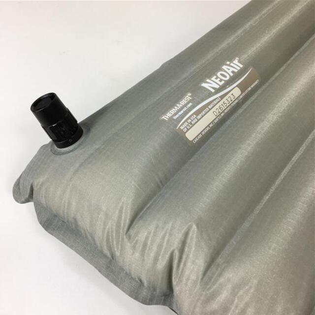 THERMAREST(サーマレスト)のR  サーマレスト ネオエアー エックスサーモ マックス レギュラー NEOAir XTHERM MAX Regular 厳冬期向け マット スリーピングパッド THERMAREST シルバー系 メンズのメンズ その他(その他)の商品写真