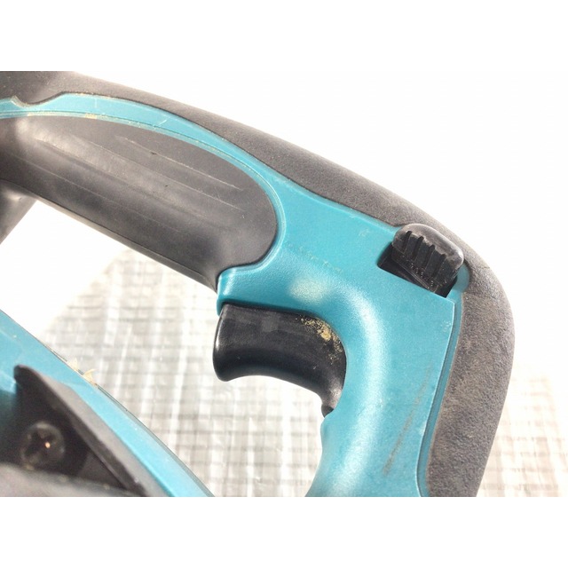 ☆比較的綺麗☆makita マキタ 18V 82mm 充電式カンナ KP180D 本体のみ 充電式かんな 切削 66111