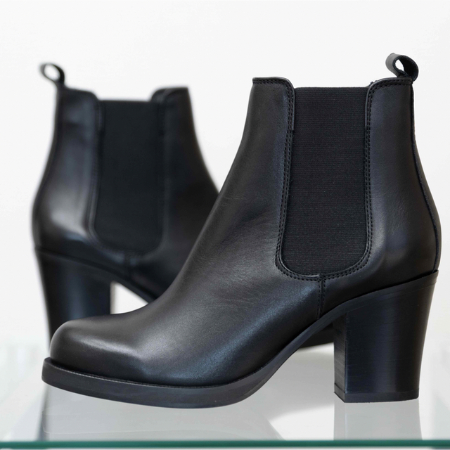 【新品未使用】ファビオ ルスコーニ　新作　ブーツ　ブラック　36サイズ