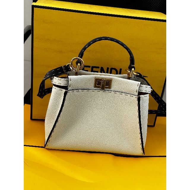 中古】 - FENDI 即購入 ホワイト 白 セレリア ミニ ピーカブー ...