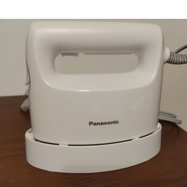 Panasonic(パナソニック)の【な】様　専用　Panasonic　スチームアイロン スマホ/家電/カメラの生活家電(アイロン)の商品写真