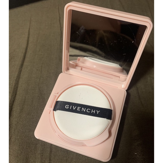 GIVENCHY スキンコンパクトクリーム 2