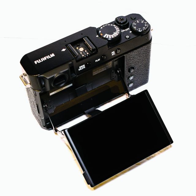 富士フイルム(フジフイルム)のFUJIFILM X-E4  ブラック ミラーレスカメラ スマホ/家電/カメラのカメラ(ミラーレス一眼)の商品写真