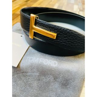 トムフォード(TOM FORD)のTOM FORD(トムフォード)ブラック✖ゴールドTバックル グレインレザー85(ベルト)